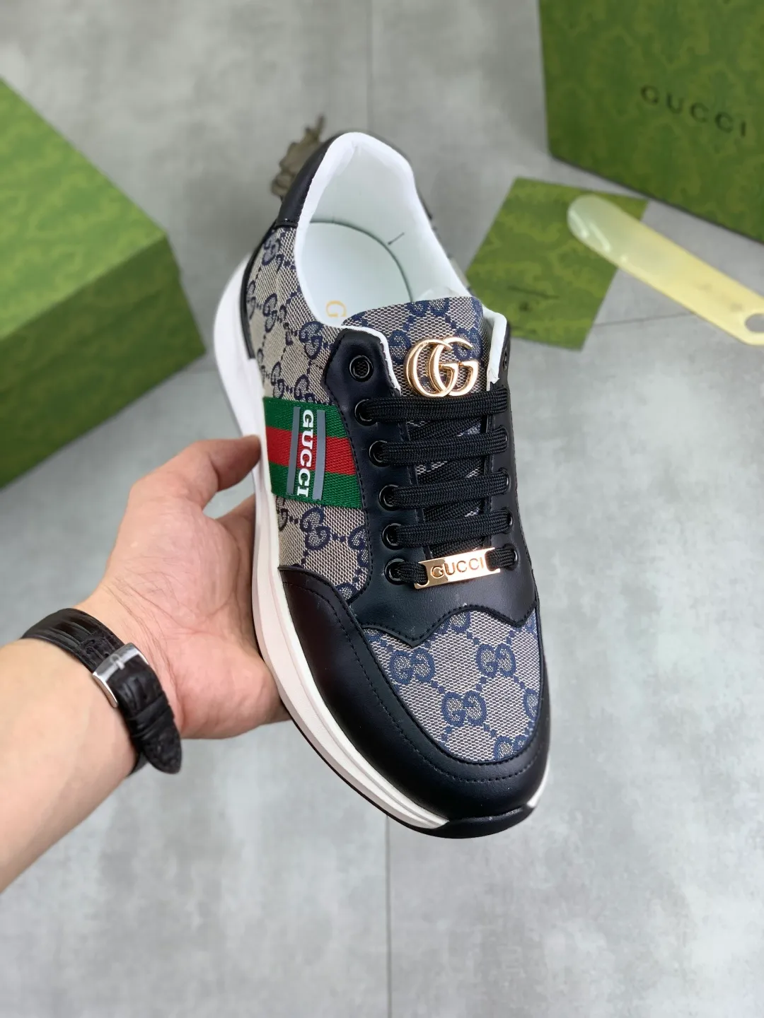 Men's shoes 💰P420💰[New model] (GUCCI) official website's latest 🎁🎁casual and fashionable men's shoes👟, hot style 💥 simple and elegant style, exclusive for trendy men. Unique official website latest brand double G element 👑Gucci original style Decoration, fashionable and generous, made of original frosted calfskin ✅ fully imported first-layer pigskin lining, the official website specifies wear-resistant, lightweight original rubber casual outsole, classic model taken in real life 🎬38-44 (customized for 45) 2️⃣ colors available